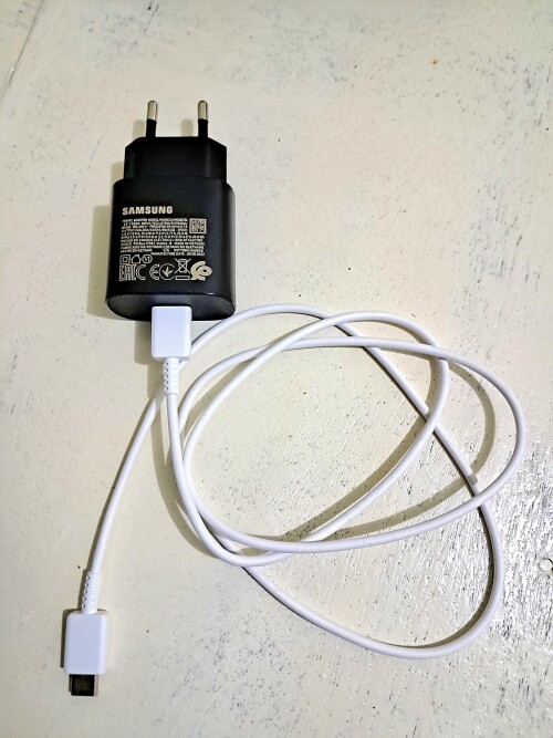 charger dan kabel data